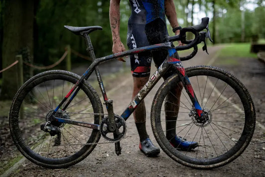 How can a bicycle be properly cleaned ?