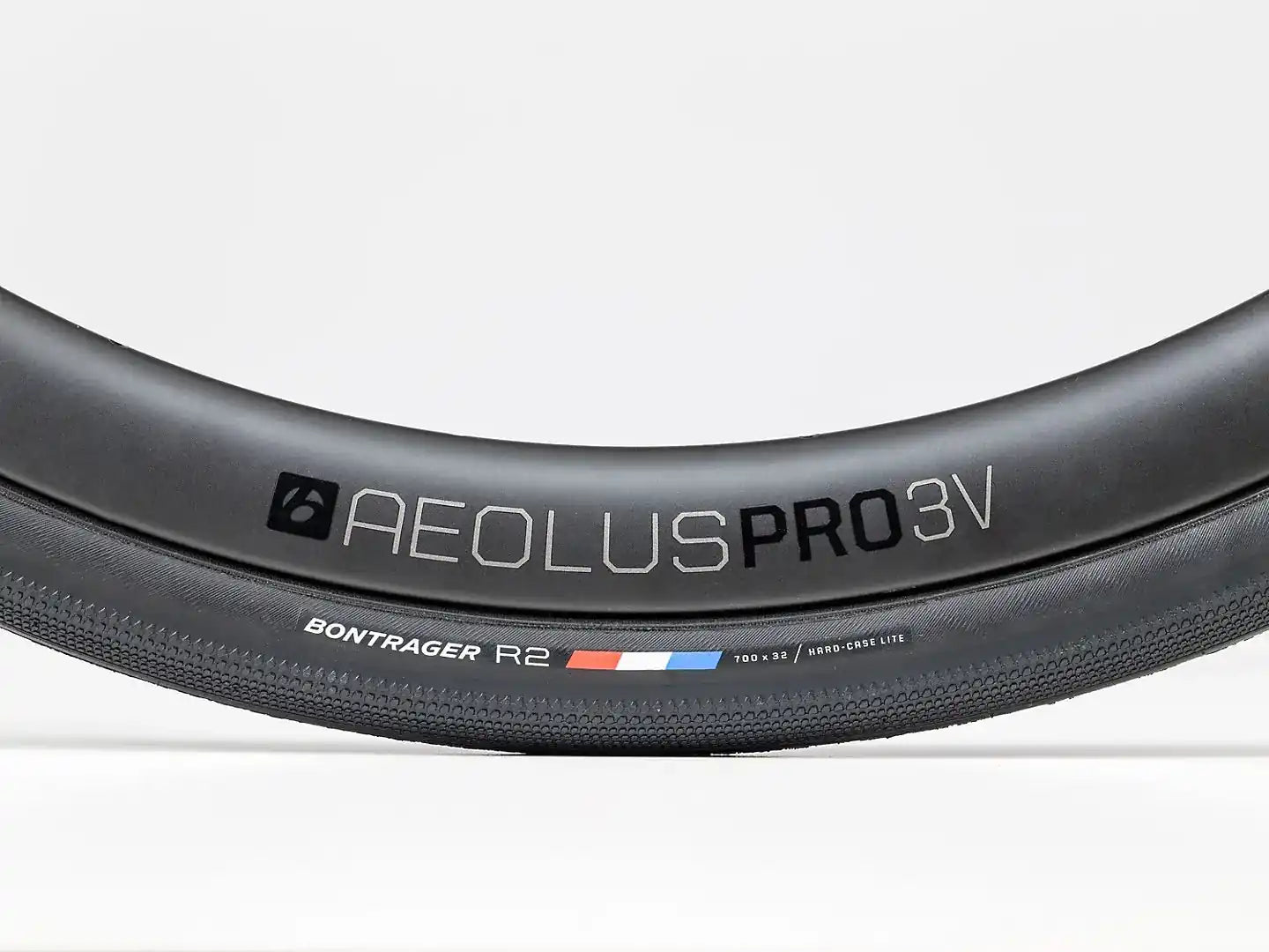 Bike Tyre Bontrager R2 Hard-Case Lite Road - Bring On the Speed 