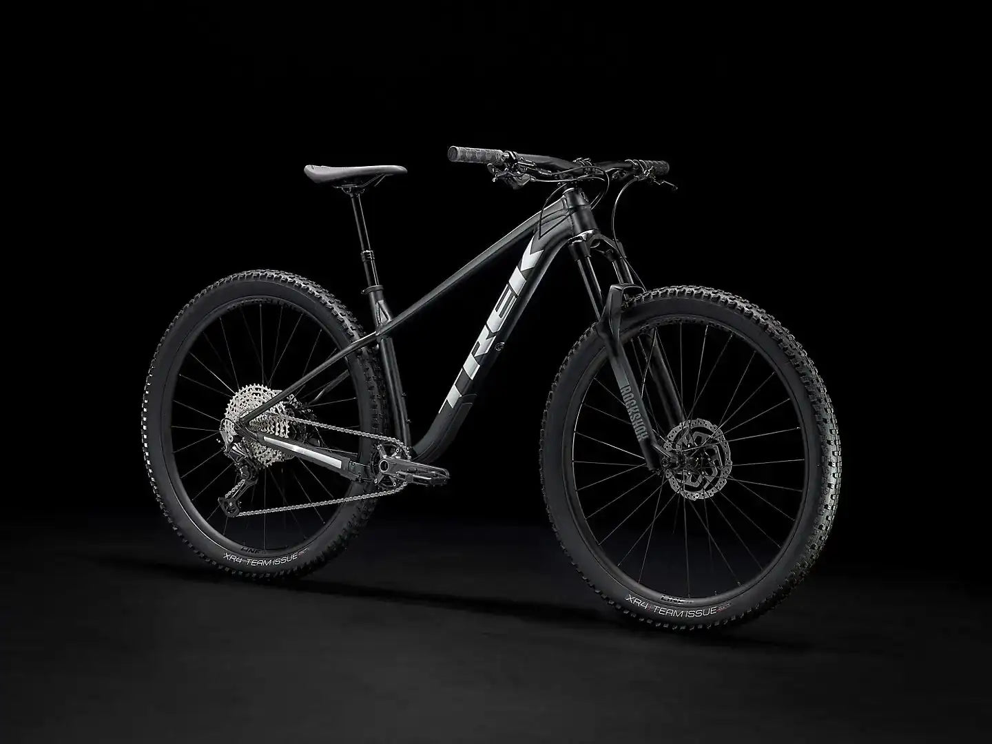 Trek Roscoe 7 A Strong Mountain Bike For Fun Filled Rides